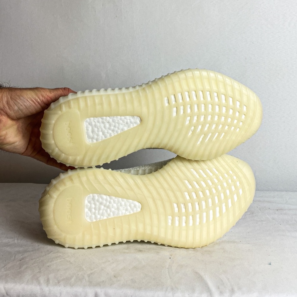 🆕 Adidas Yeezy Boost 350 V2 'Cream White / Triple White' Size 9.5 - Picture 9 of 11